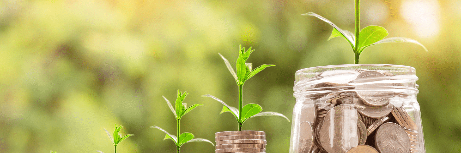 Der Customer Lifetime Value (CLV) beschreibt den Deckungsbeitrag, den ein Kunde während der Laufzeit der gesamten Geschäftsbeziehung (Kundenlebenszyklus) für ein Unternehmen erbringt, abgezinst auf den jeweiligen Betrachtungszeitpunkt.
