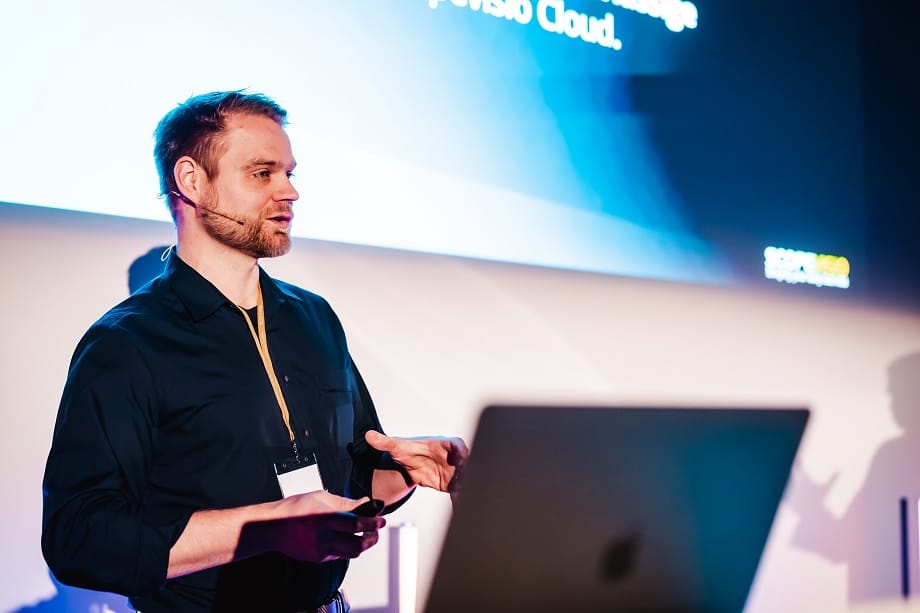 Christian Hemminghaus bei einer Präsentation auf dem Cloud Unternehmertag